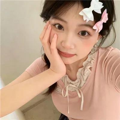 偷偷接吻